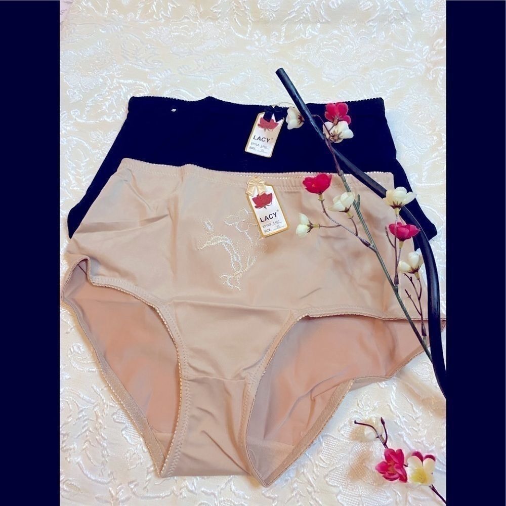 Lacy assorted embroidery floral print Unde…